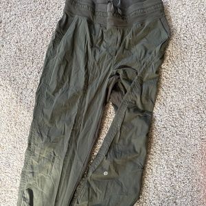 Lululemon size 6 joggers
